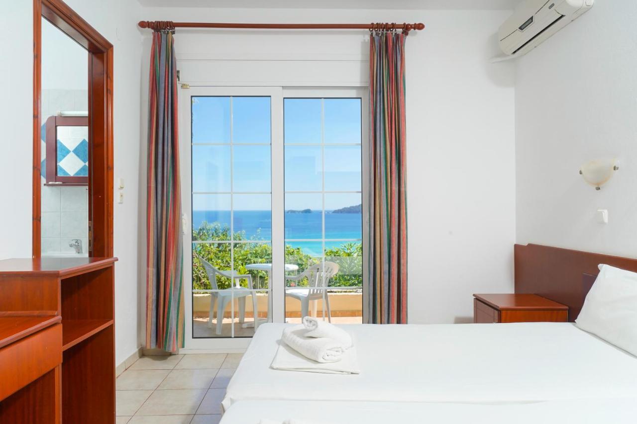 Hotel Emerald Хриси-Амудия Экстерьер фото