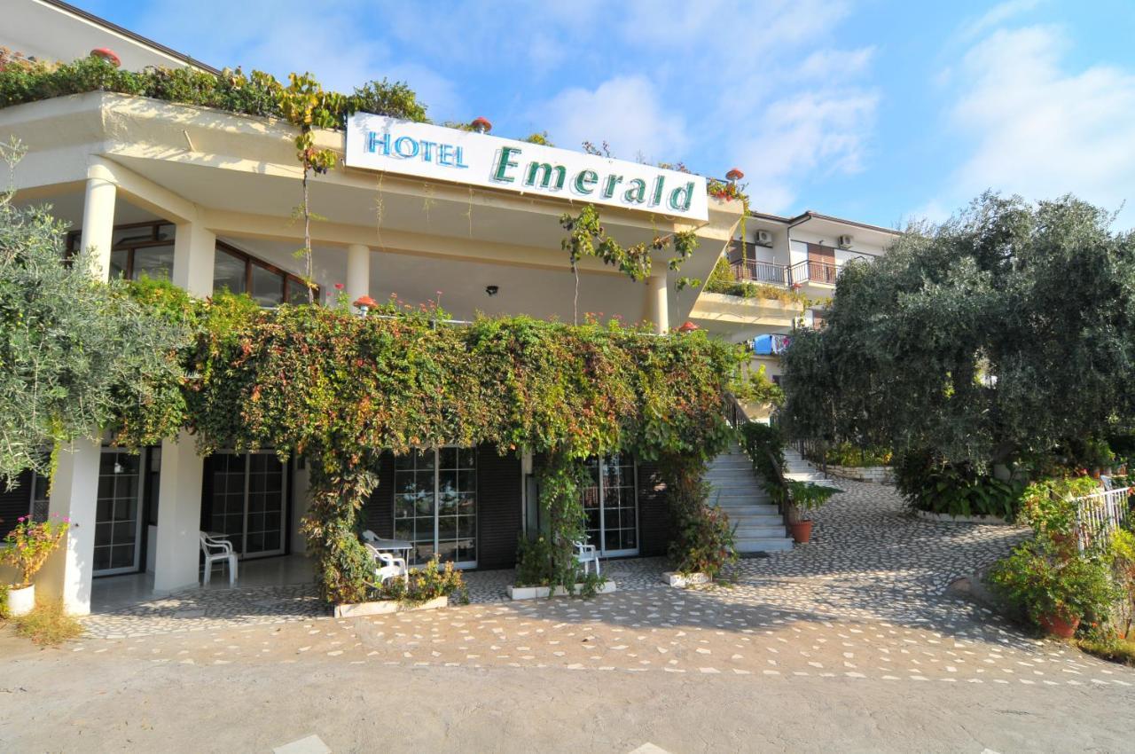 Hotel Emerald Хриси-Амудия Экстерьер фото